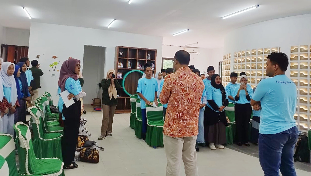 Pelatihan Literasi Informasi dan Digital di Smart House Sokobanah